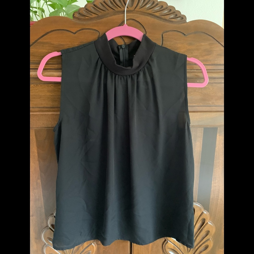 N/t sleeveless blouse